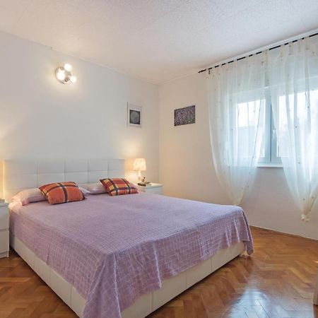 Awesome Apartment In Fazana With Wifi Eksteriør bilde